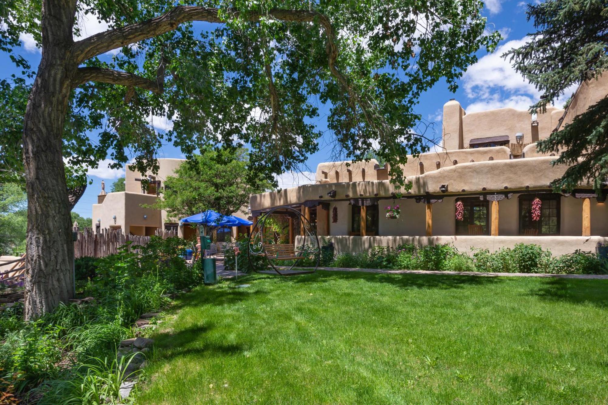 Inn On La Loma Plaza Taos Exterior photo