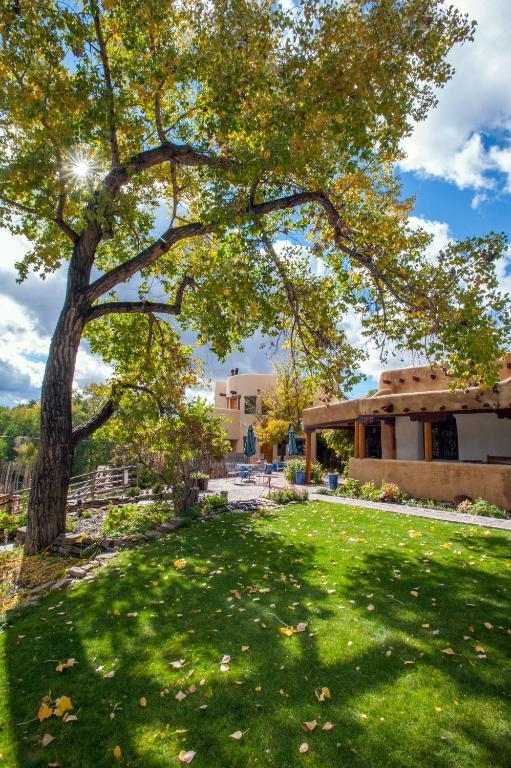 Inn On La Loma Plaza Taos Exterior photo